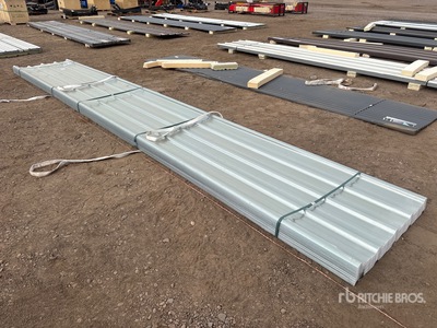 Quantity of (30) 35 in x 19 ft Corrugated Polycarbonate Roof Panel in Clear معدات بناء متنوعة (Unused)