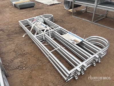 Quantity of (5) 7.9'ft x 3.8'ft Livestock Corral Panel Panel para ganado