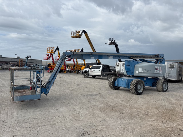2006 Genie Z-80/60 4WD Diesel Articulating Boom Lift 2006 Genie Z-80/60 4WD Diesel Articulating Boom Lift