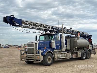 2014 Western Star 4900SF 9000 L 6x4 Flush-By Tanker Truck