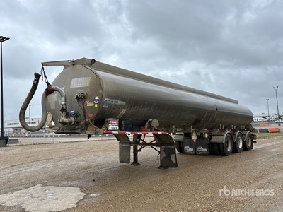 2013 Heil 38000 L Tri/A Tanker Trailer