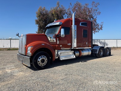 2020 Kenworth W990 6x4 3- Achs Sattelzugmaschine mit Schlafkabine