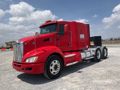 2017 Kenworth T660 6x4 Tractocamion con Dormitorio / T/A Sleeper Truck Tractor