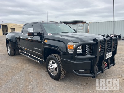 2015 GMC Sierra 3500HD Denali 4x4 Dual Cab Pick-up