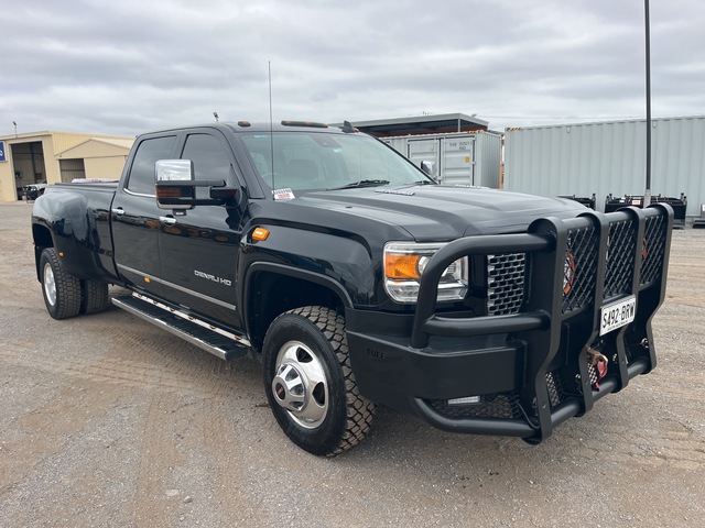 2014 GMC Sierra 3500HD Denali 4x4 Dual Cab Ute