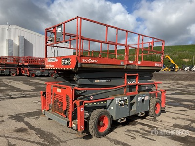 2016 Skyjack SJ9250 4x4 Diesel Scissor Lift