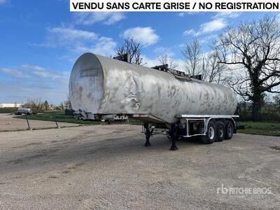 1986 Fruehauf T34T Semi-Remorque citerne A Bitume 3 Essieux Remorque-citerne à asphalte
