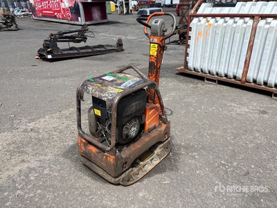 Mikasa MVH-406DSZ Vibratory Plate Compactor