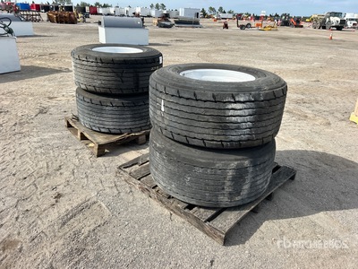 Quantity of (4) 455/55R22.5 Reifen