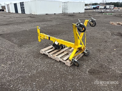 Sumner R150 Material Hoist