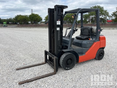2010 Toyota 8FGU25 4900 lb Pneumatic Tire Forklift