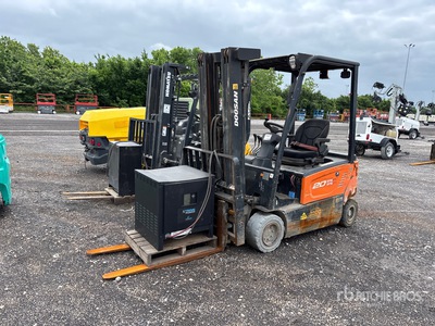 2022 Doosan B20X-7 3300 lb Chariot Élévateur Électrique