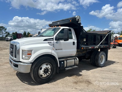 2018 Ford F-750 4x2 Camion à benne basculante S/E