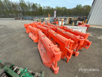 Quantity of (16) Barrier