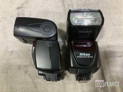 (15) Nikon SB-700 Camera Flashes