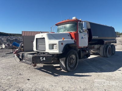 1999 Mack DM600 6x4 散水車