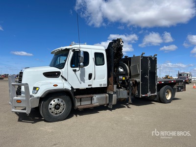 2012 Hiab 211 E P-5 HIDUO 6900 kg Knuckle Boom on 2013 Freightliner 108SD 4x2 Sleeper Kranwägen