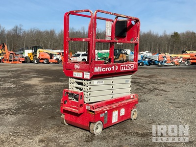 2018 MEC Micro19 Electric Scissor Lift