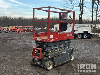 2016 Skyjack SJIII 3219 Electric Scissor Lift