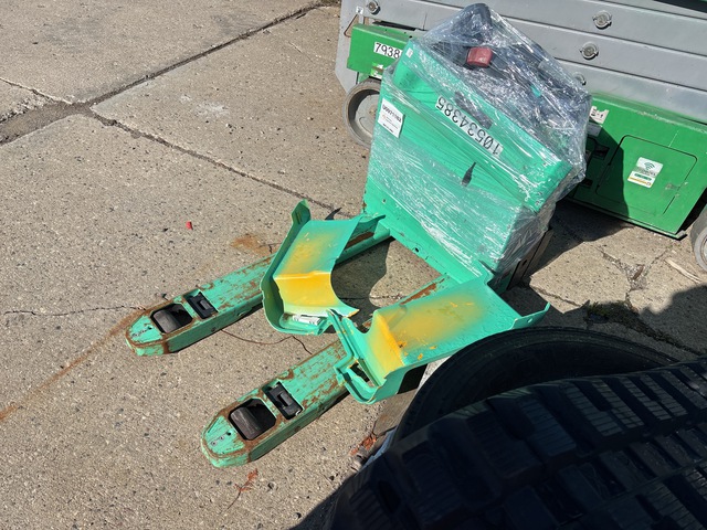 2022 Mitsubishi PW23 4500 lb Electric Pallet Jack
