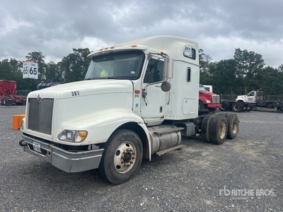 2005 International 9200i 6x4 3- Achs Sattelzugmaschine mit Schlafkabine (Inoperable)
