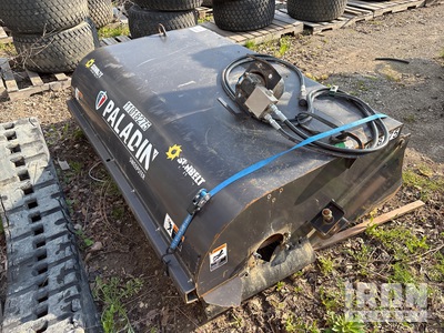 2020 Paladin 21572M-0022 72 in Balayeuse compacte (Inoperable)