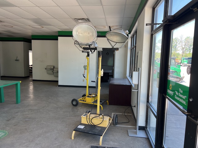 2018 CEP 5322 2000 W Light Tower