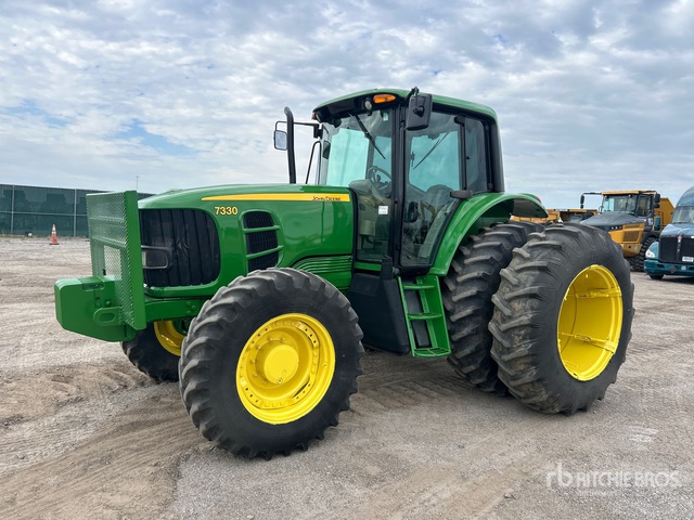 2009 John Deere 7330 4WD Tractor