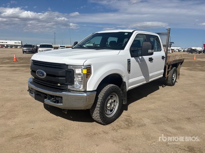 2019 Ford F-350 XL 4x4 Flatbed Truck