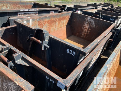 Quantity of (2) 12 ft 13 cyd Container scarrabile