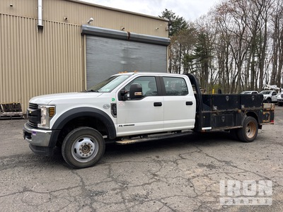 2018 Ford F-550 XL Super Duty 4x4 Crew Cab Flatbed Truck