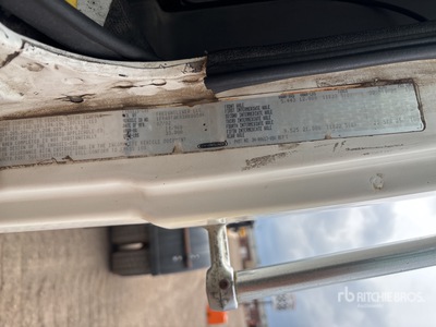 2003 Freightliner FL 70 4x2 Roll-Off Truck