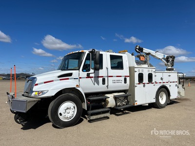 2015 International DuraStar 4300 4x2 Crew Cab High Rail Service Truck