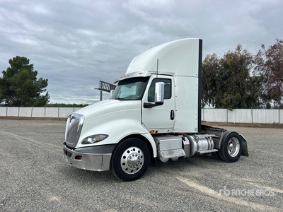 2021 International RH613 4x2 トラックトラクター（S/A）