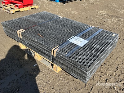 Quantity of (10) 6.5 ft x 4 ft x 1in Molded Grating