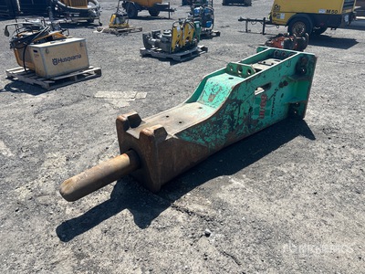 Tramac N-8000 Hydraulic Breaker