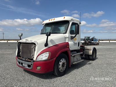 2011 Freightliner Cascadia 125 4x2 S/A Day Cab Truck Tractor