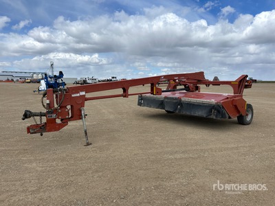 2007 Massey Ferguson 1372 11 ft Rear Swing Mower Conditioner