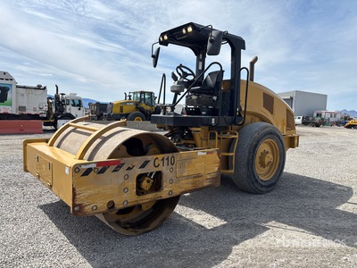 2014 Cat CS54B Gladde trommelpers