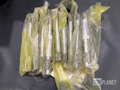 (9) Daimler Trucks North America 406 254 00 07 Shouldered Shafts