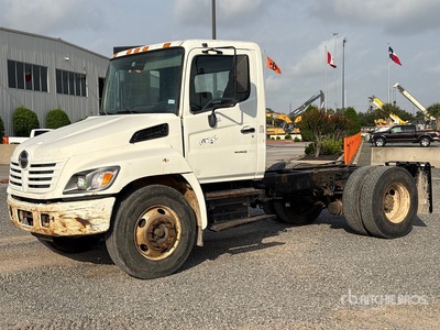 2005 Hino 338 4x2 Cab and Chassis