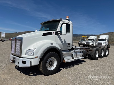 2023 Kenworth T880 8x6 Tri/A Day Cab Truck Tractor