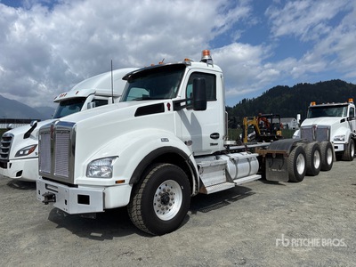2024 Kenworth T880 8x6 Tri/A Day Cab Truck Tractor