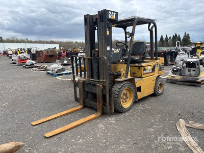 1993 Cat VC60E 6000 lb Pneumatic Tire Forklift