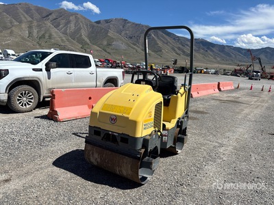 2015 Wacker Neuson RD12A مدحلة ذات اسطوانتين