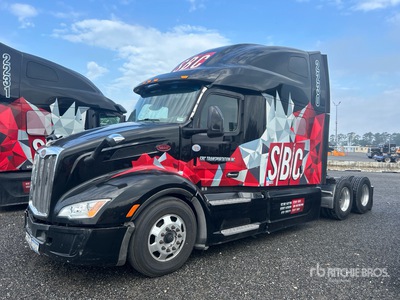 2022 Peterbilt 579 6x4 Cabeza Tractora Cabina Dormitorio (Inoperable)