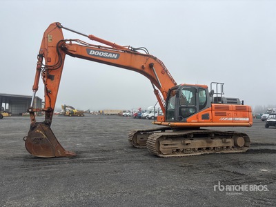 2015 Doosan DX300LC-5 Tracked Excavator