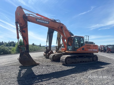 2015 Doosan DX300LC-5 Tracked Excavator