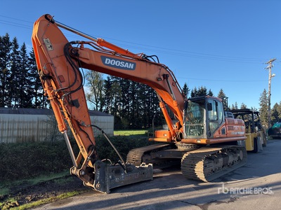 2015 Doosan DX300LC-5 Excavatrice sur chenilles