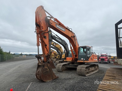 2015 Doosan DX300LC-5 Tracked Excavator